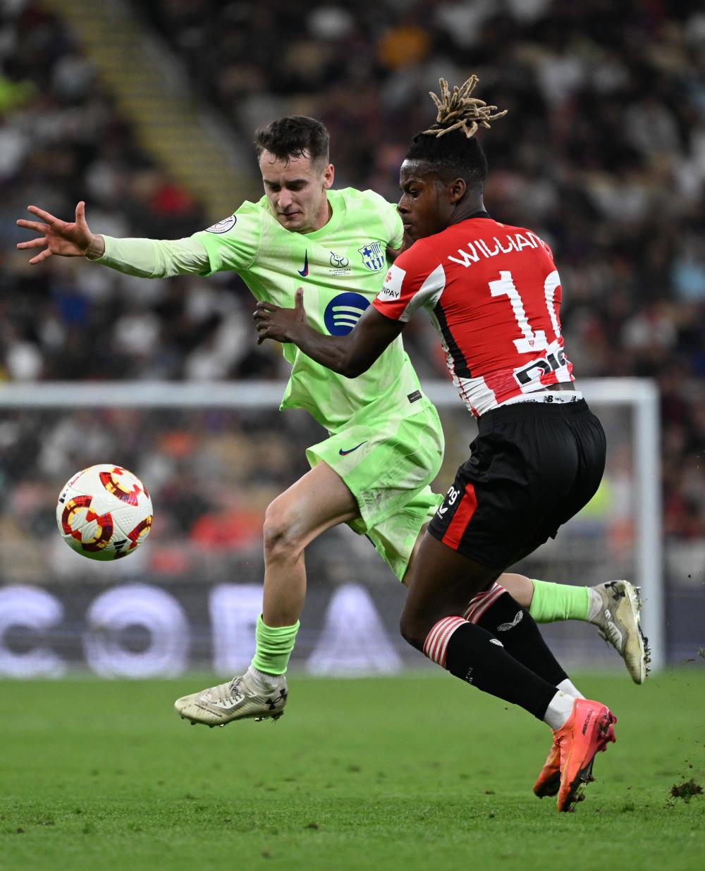 爱游戏在线-毕尔巴鄂竞技发布备战花絮，转会期再遭质疑，意大利杯任务艰巨，资深球员宣示担当的简单介绍-爱游戏在线